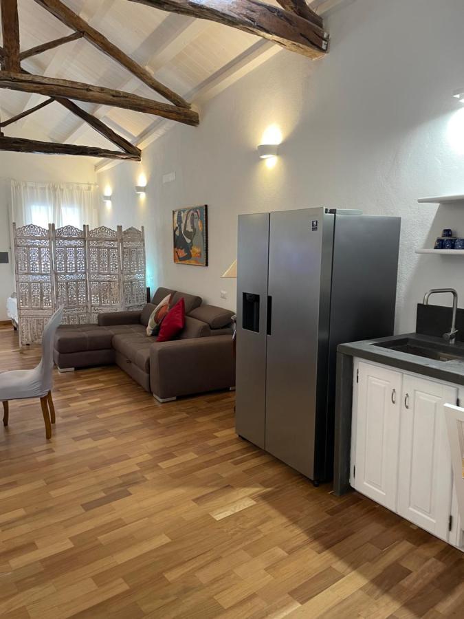 Aida Apartment กาญารี ภายนอก รูปภาพ
